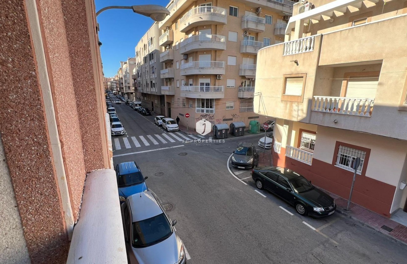 Tweedehands - Appartement / flat -
Torrevieja - Centro
