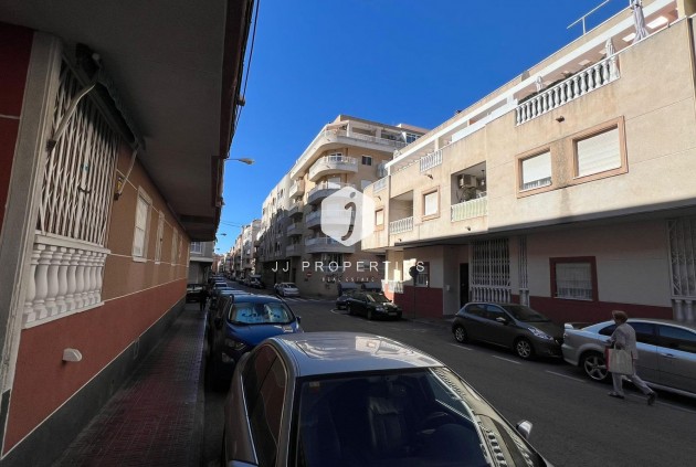 Tweedehands - Appartement / flat -
Torrevieja - Centro