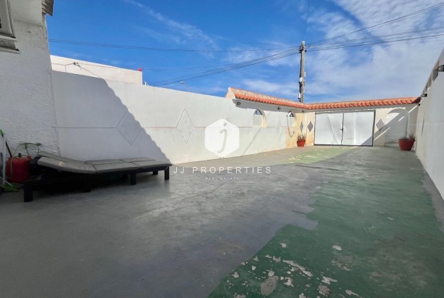 Resale - Bungalow -
Torrevieja - La Siesta - El Salado - Torreta