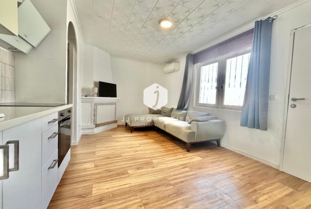 Resale - Bungalow -
Torrevieja - La Siesta - El Salado - Torreta