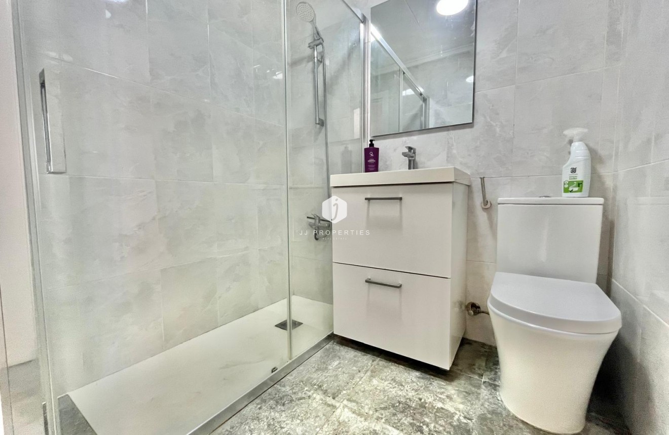 Resale - Bungalow -
Torrevieja - La Siesta - El Salado - Torreta