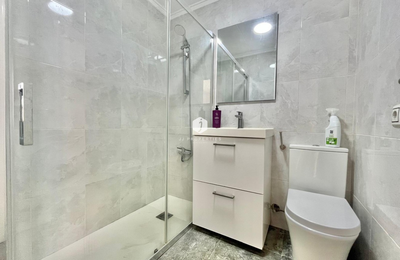 Resale - Bungalow -
Torrevieja - La Siesta - El Salado - Torreta