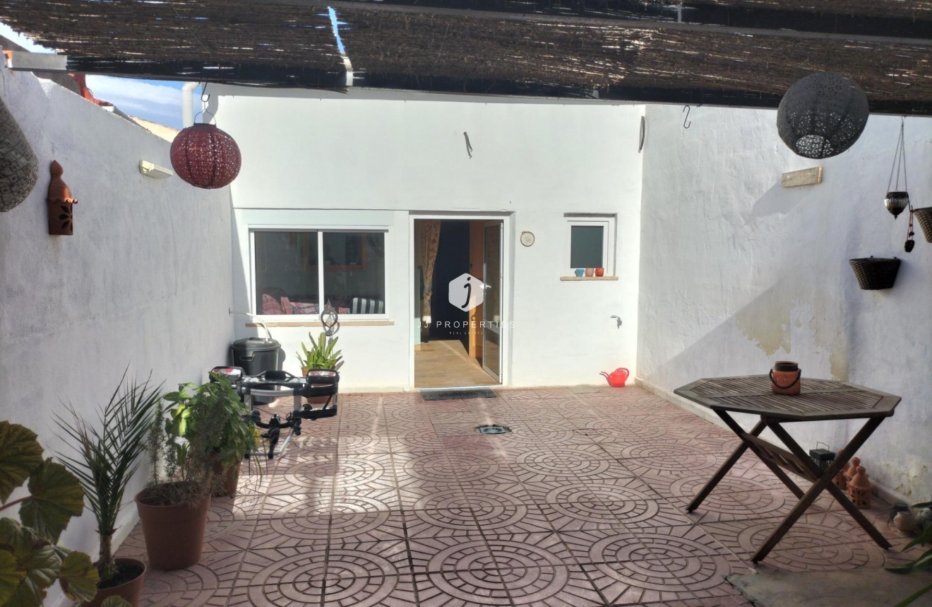 Resale - Chalet -
Formentera del Segura - Centro