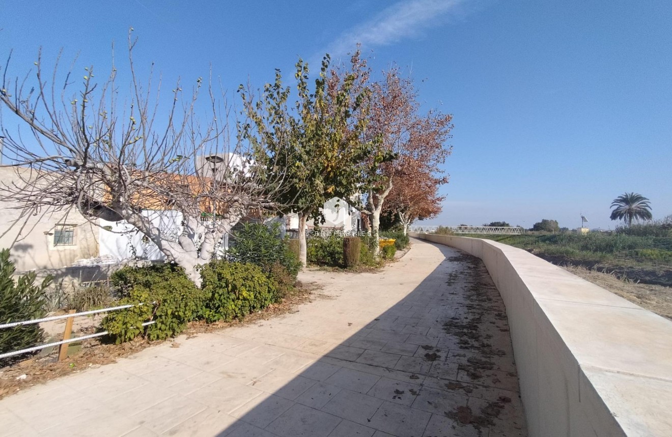 Resale - Chalet -
Formentera del Segura - Centro