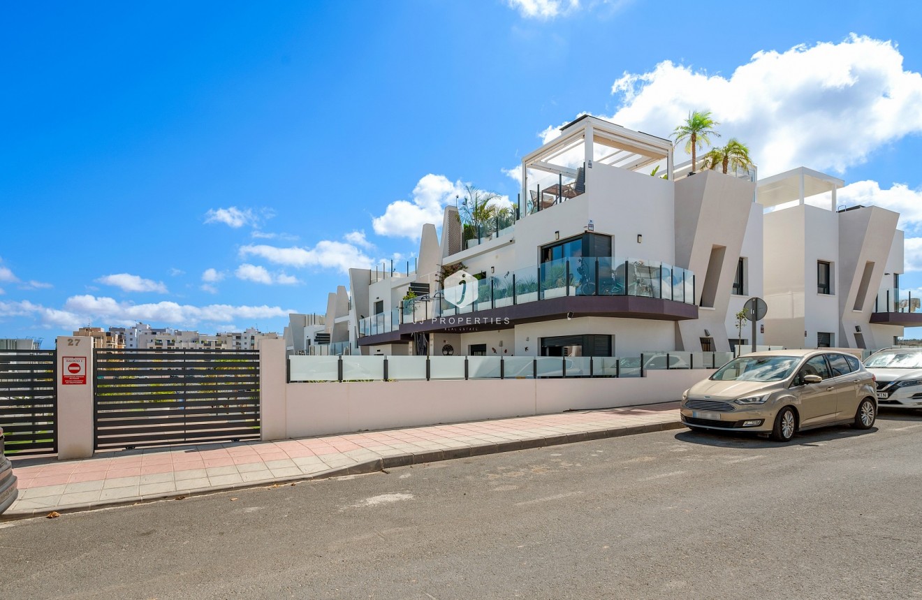 Resale - Apartment / flat -
San Miguel de Salinas - Inland