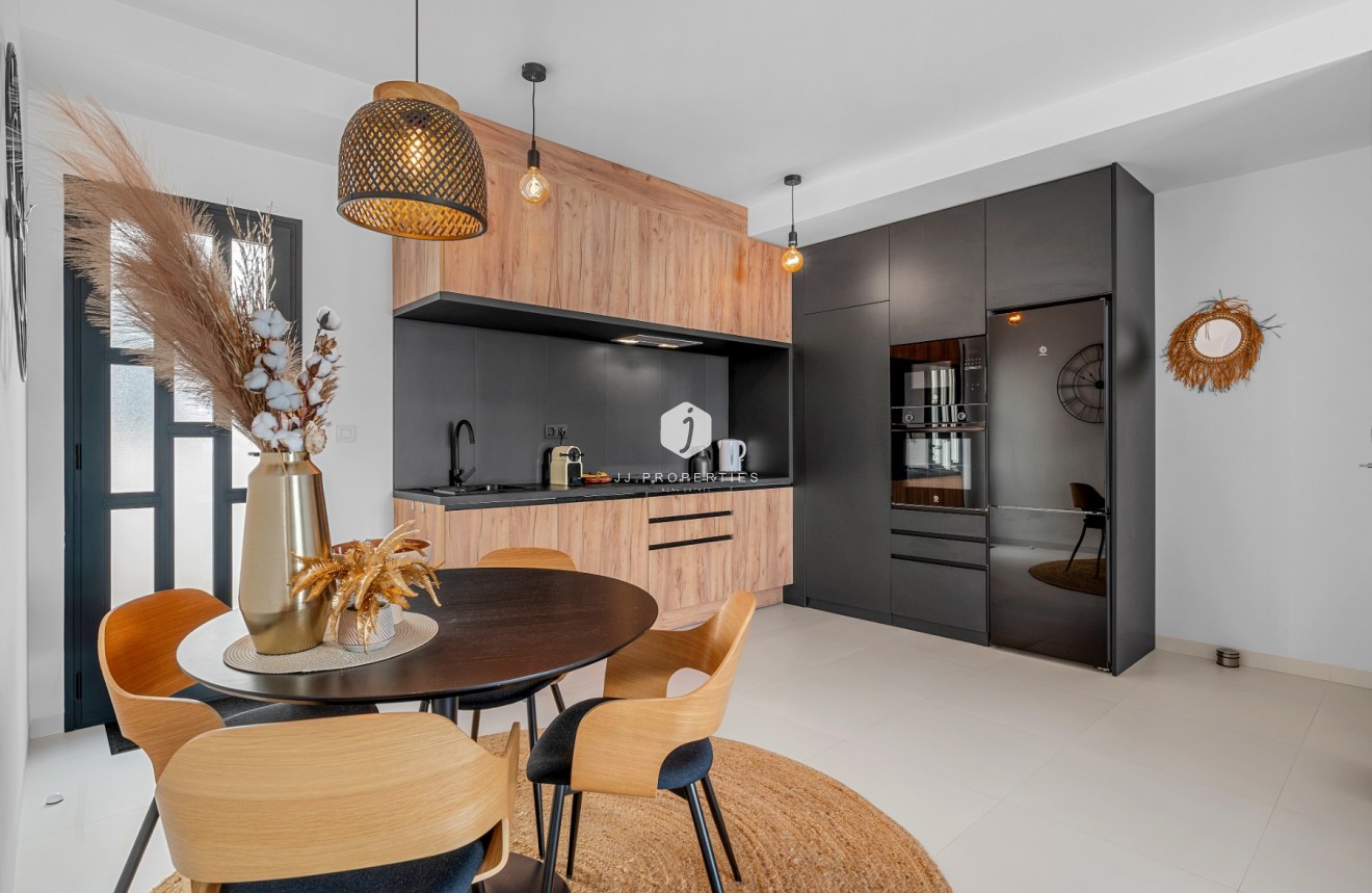 Resale - Apartment / flat -
San Miguel de Salinas - Inland