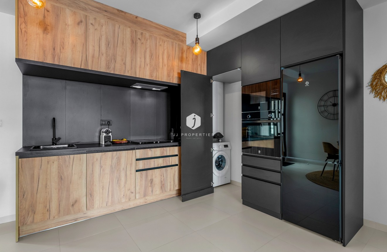Resale - Apartment / flat -
San Miguel de Salinas - Inland