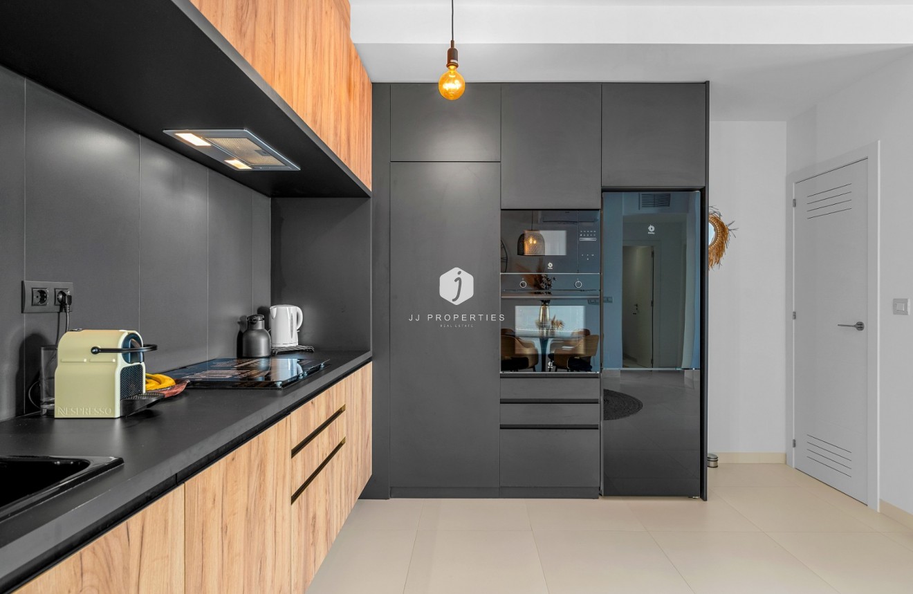 Resale - Apartment / flat -
San Miguel de Salinas - Inland