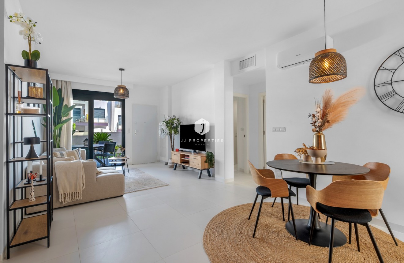 Resale - Apartment / flat -
San Miguel de Salinas - Inland