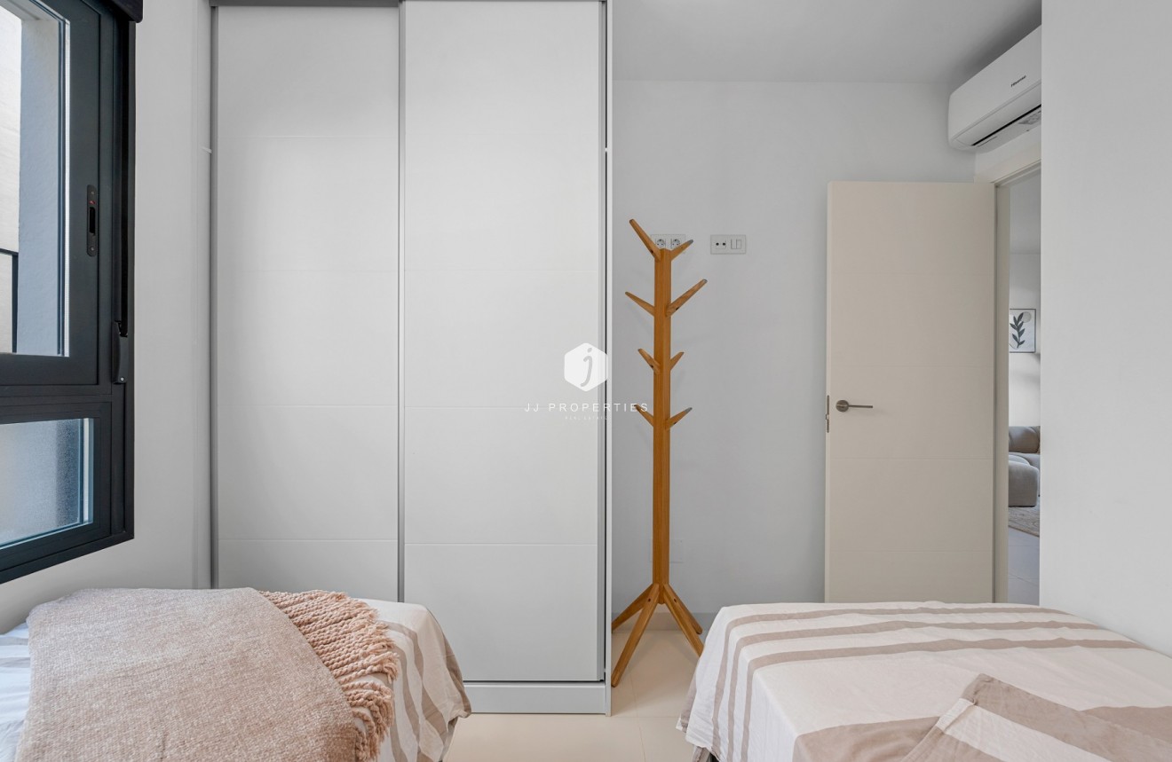 Resale - Apartment / flat -
San Miguel de Salinas - Inland