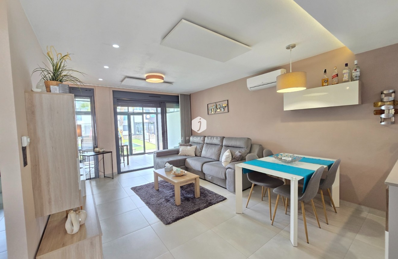 Resale - Apartment / flat -
Orihuela Costa - Costa Blanca