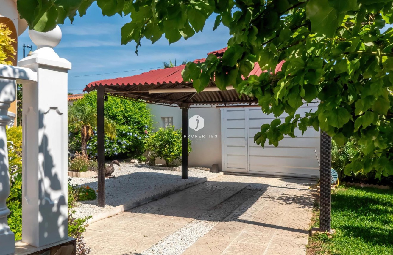 Resale - Villa -
Torrevieja - Costa Blanca