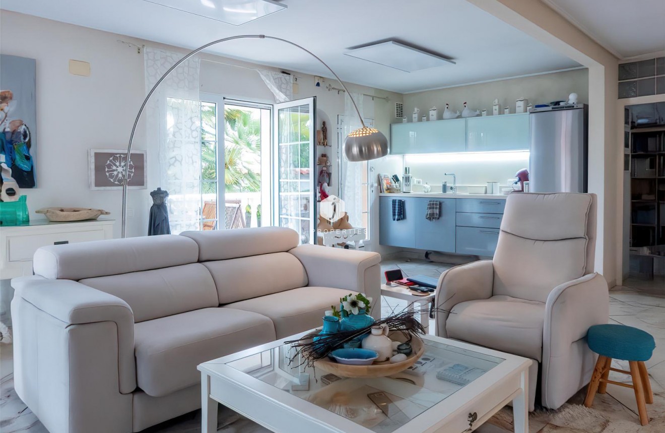 Resale - Villa -
Torrevieja - Costa Blanca