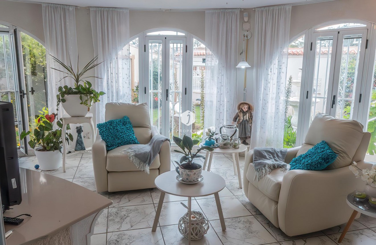 Resale - Villa -
Torrevieja - Costa Blanca