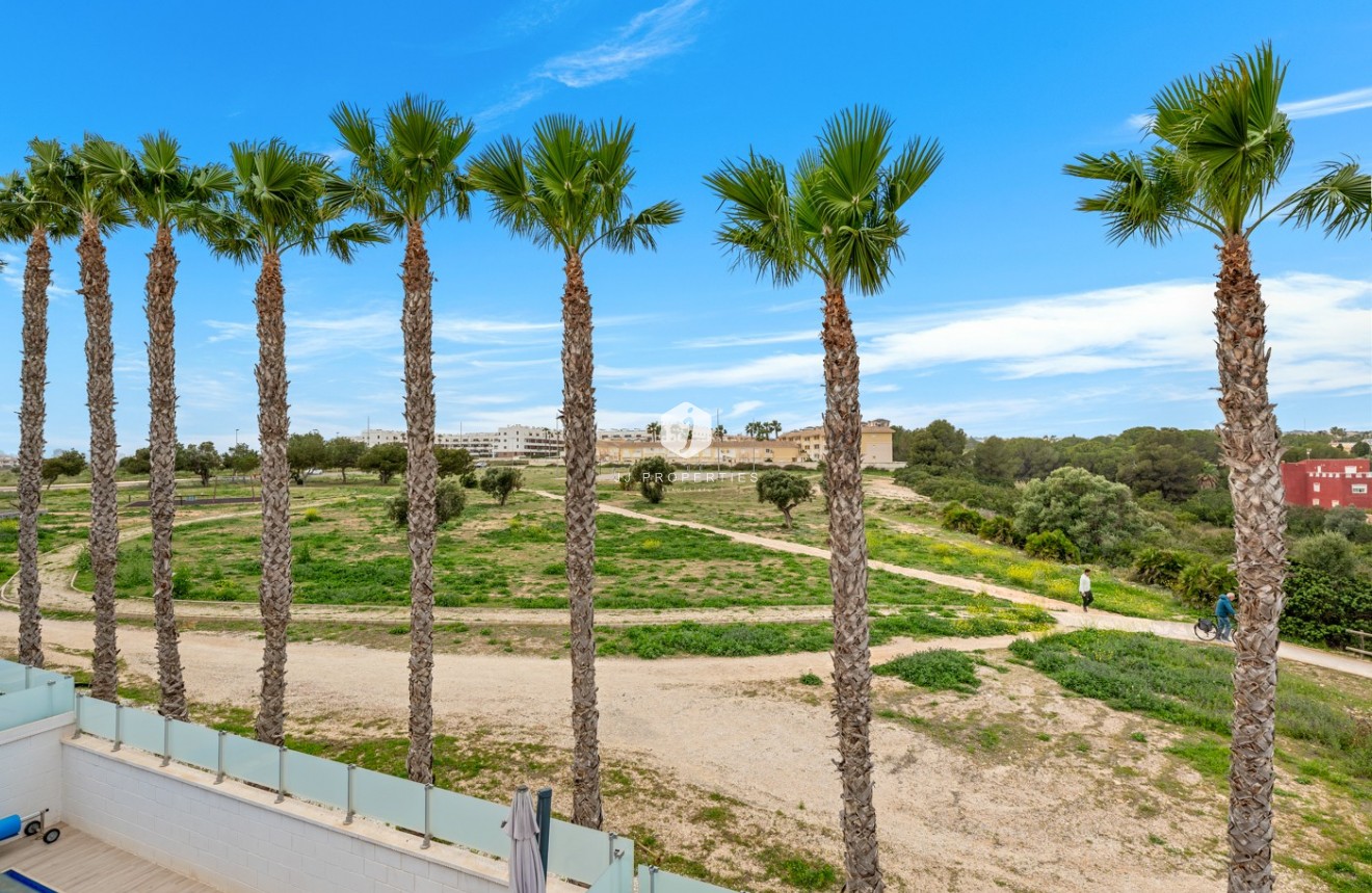 Resale - Villa -
Orihuela Costa - Cabo Roig