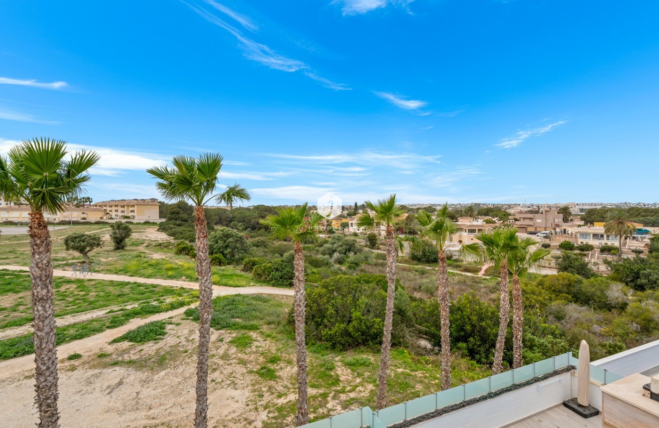 Resale - Villa -
Orihuela Costa - Cabo Roig