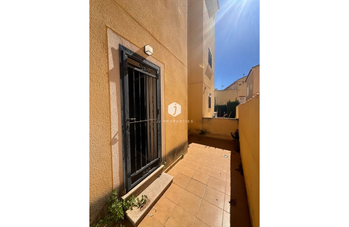 Resale - Chalet -
Campoamor - Costa Blanca
