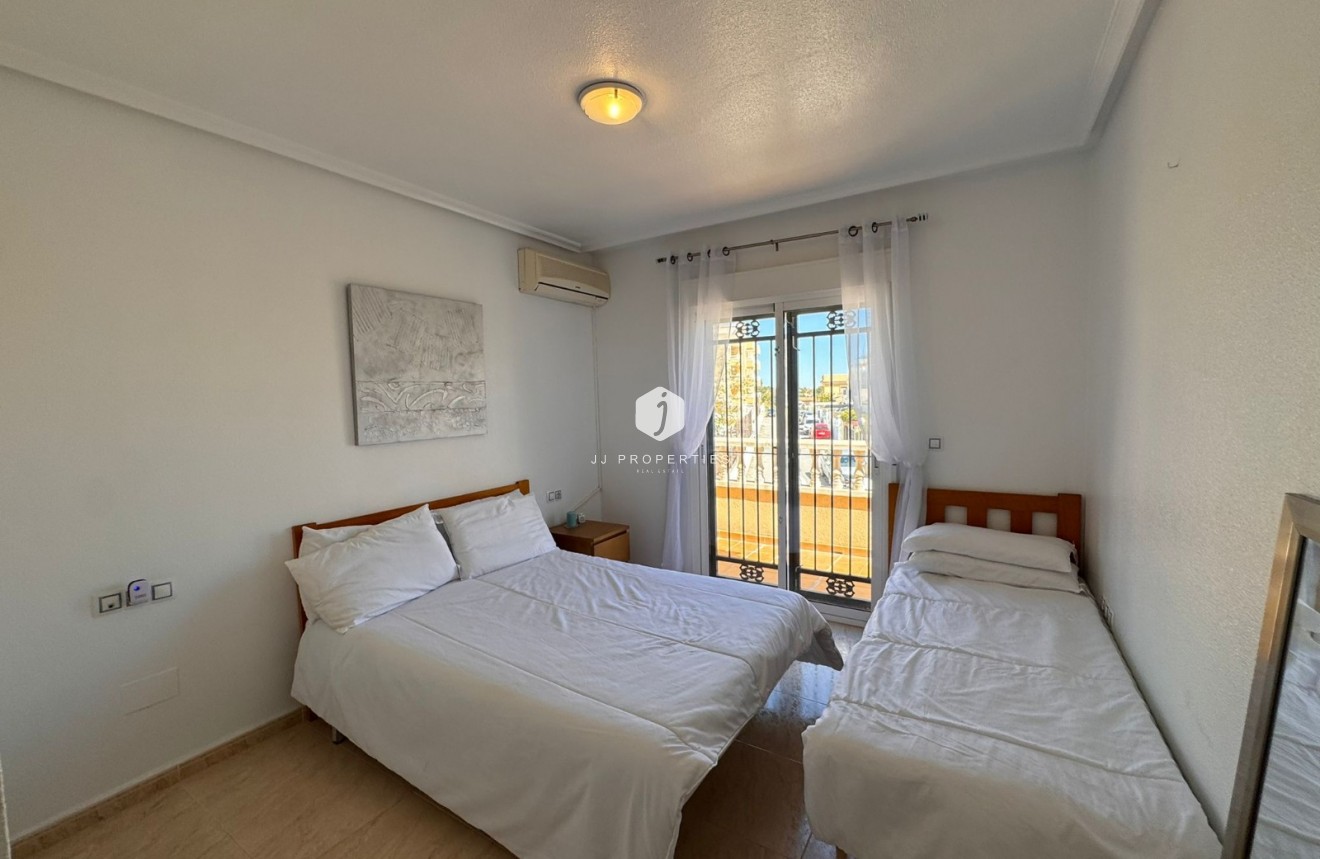 Resale - Chalet -
Campoamor - Costa Blanca