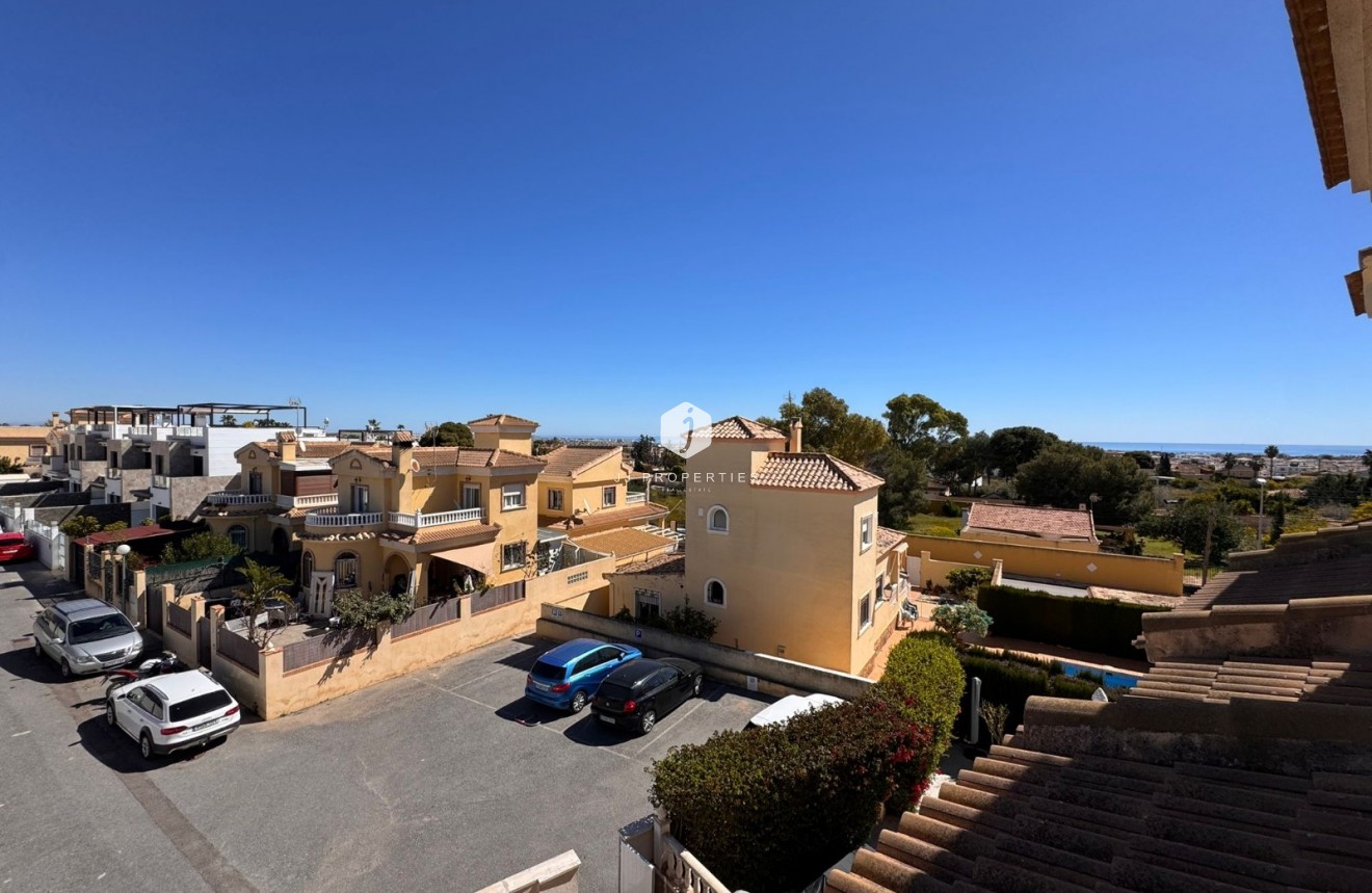Resale - Chalet -
Campoamor - Costa Blanca
