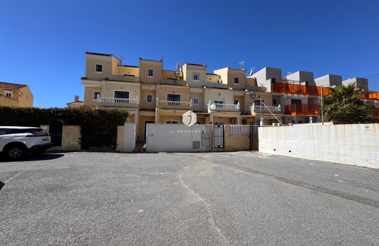 Resale - Chalet -
Campoamor - Costa Blanca
