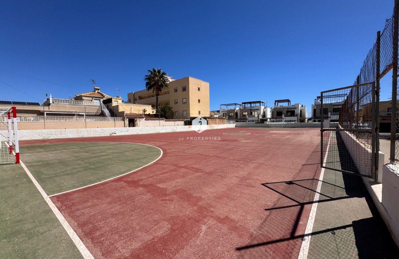 Resale - Chalet -
Campoamor - Costa Blanca