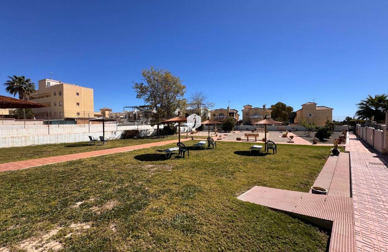 Resale - Chalet -
Campoamor - Costa Blanca