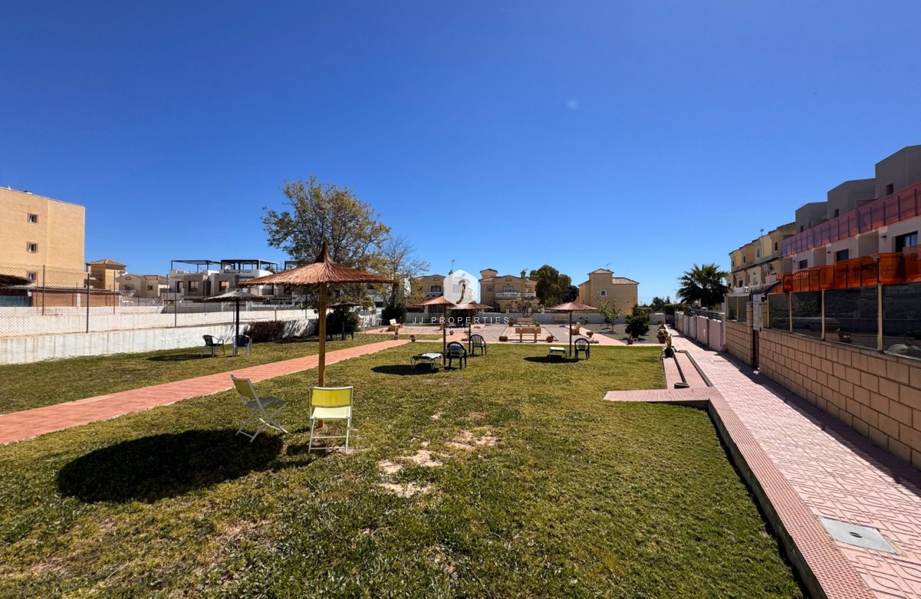 Resale - Chalet -
Campoamor - Costa Blanca