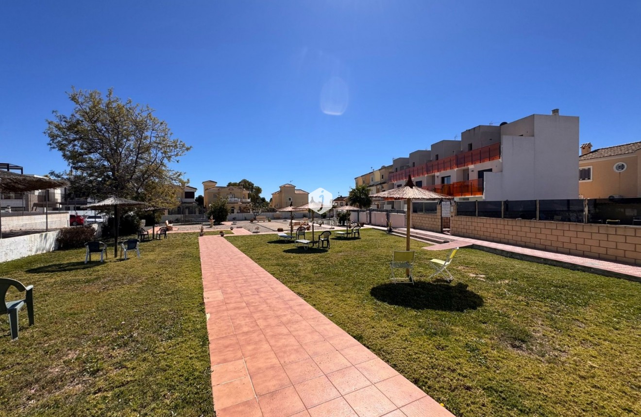 Resale - Chalet -
Campoamor - Costa Blanca