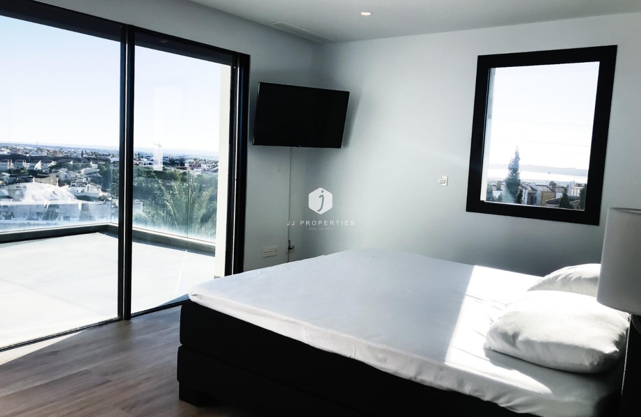 Resale - Villa -
Ciudad Quesada - Costa Blanca