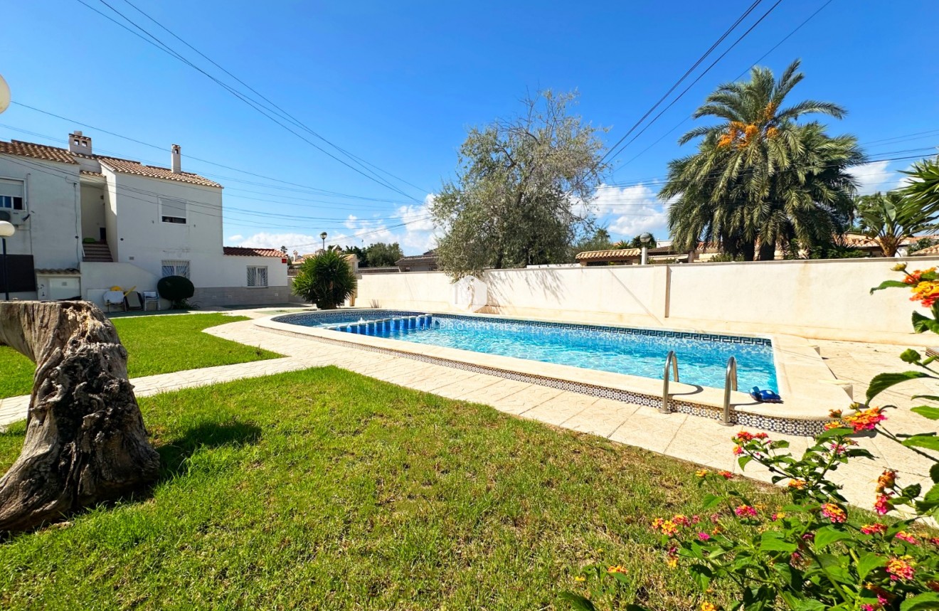 Aus zweiter Hand - Bungalow -
Orihuela Costa - Costa Blanca