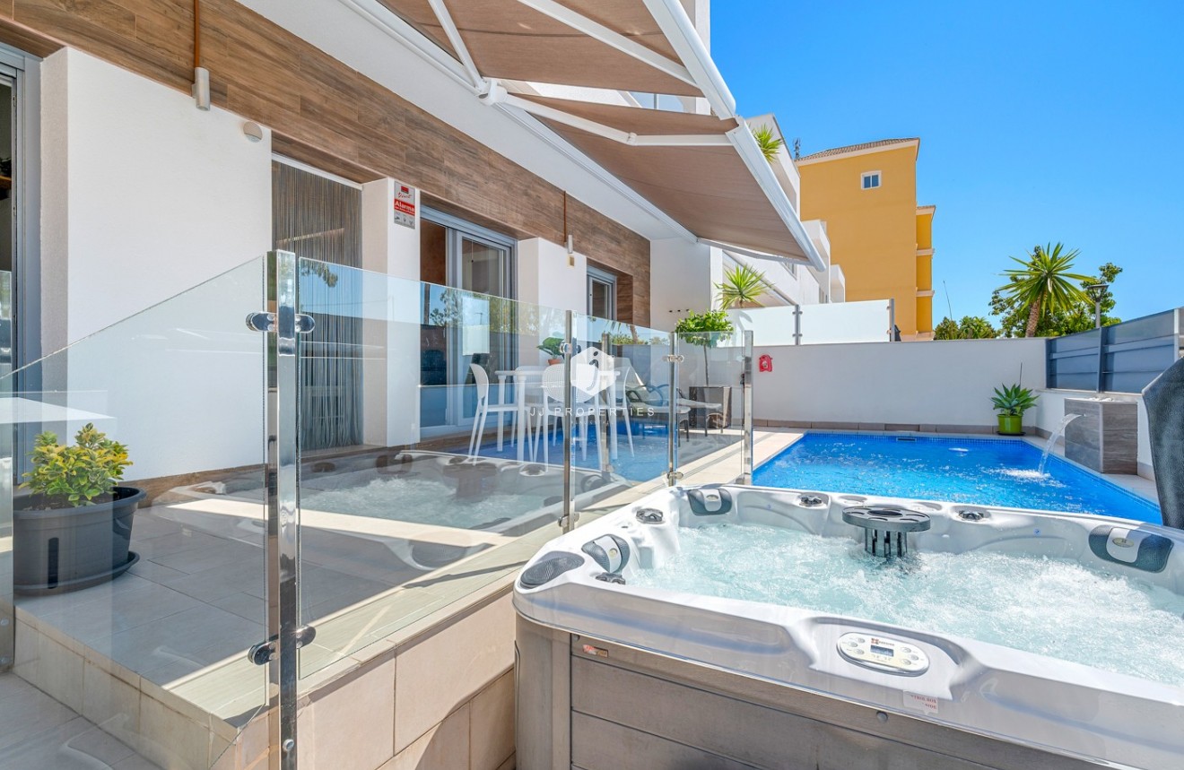 D'occasion - Chalet -
Formentera del Segura - Costa Blanca