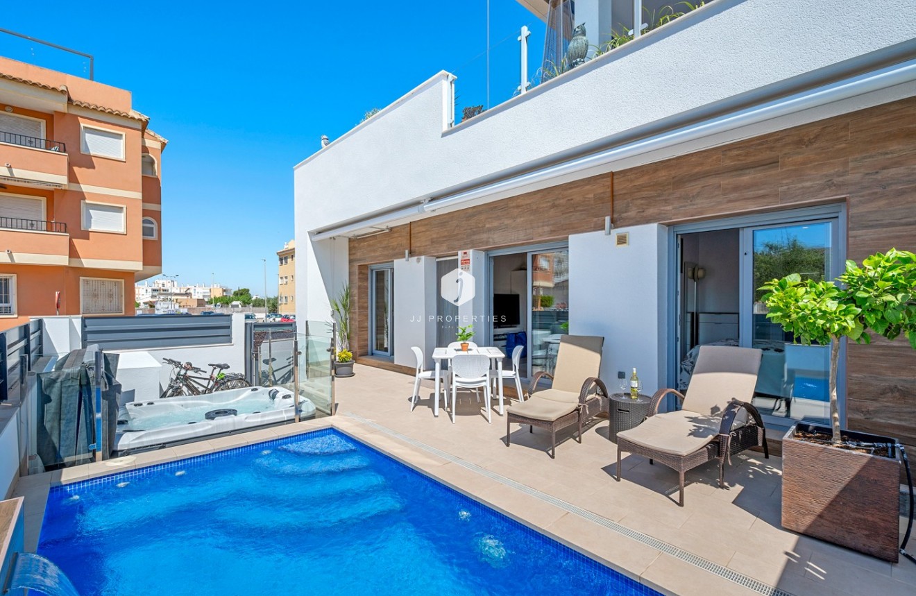 D'occasion - Chalet -
Formentera del Segura - Costa Blanca
