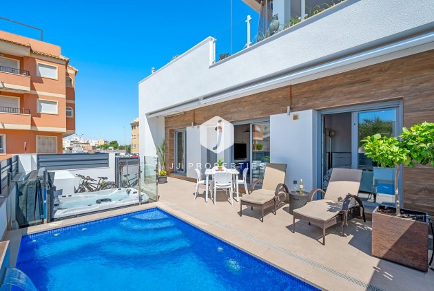 D'occasion - Chalet -
Formentera del Segura - Costa Blanca