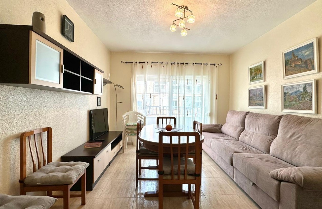Tweedehands - Appartement / flat -
Torrevieja - Estacion de autobuses