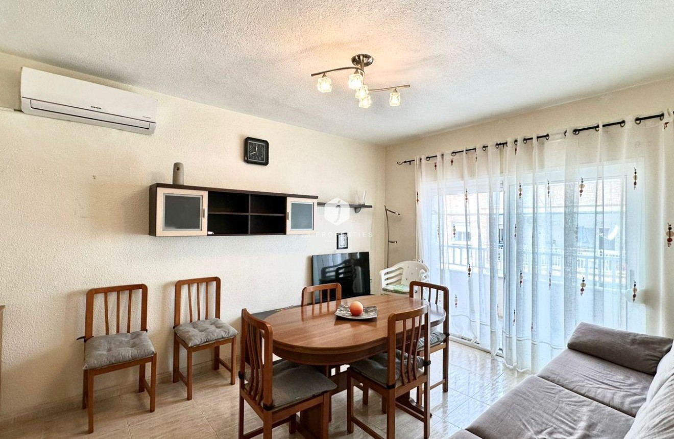 Tweedehands - Appartement / flat -
Torrevieja - Estacion de autobuses
