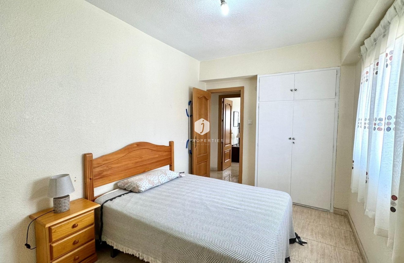 Tweedehands - Appartement / flat -
Torrevieja - Estacion de autobuses
