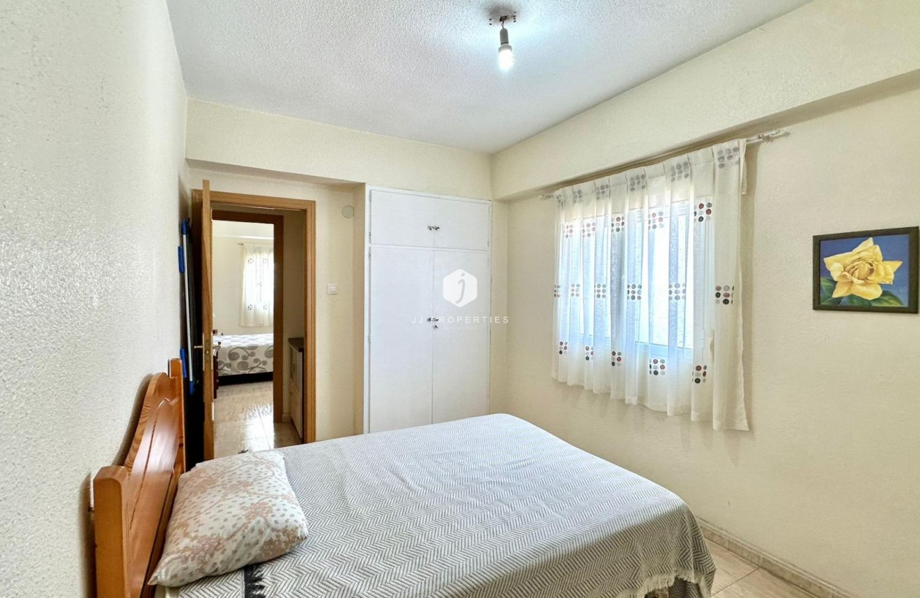 Tweedehands - Appartement / flat -
Torrevieja - Estacion de autobuses