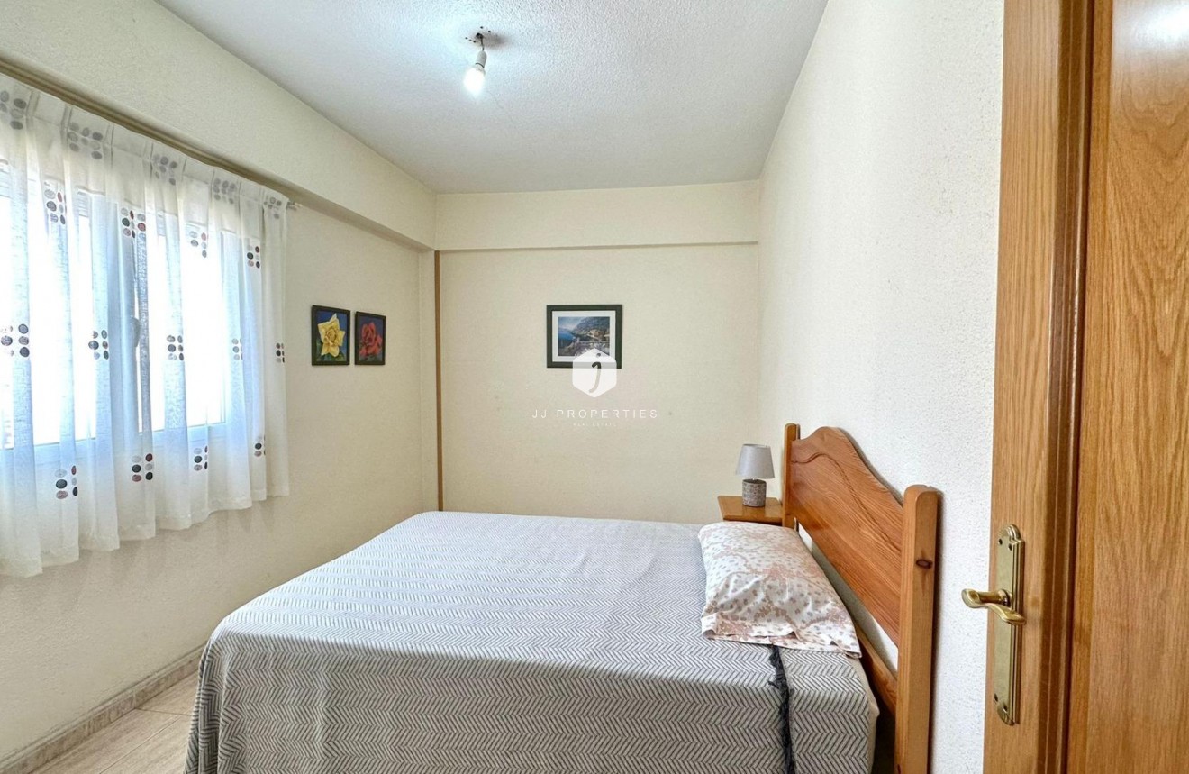 Tweedehands - Appartement / flat -
Torrevieja - Estacion de autobuses
