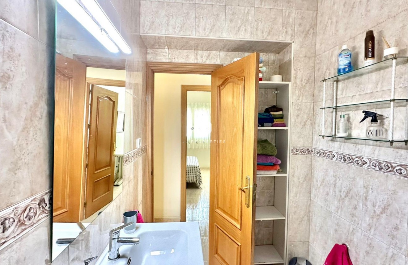 Tweedehands - Appartement / flat -
Torrevieja - Estacion de autobuses