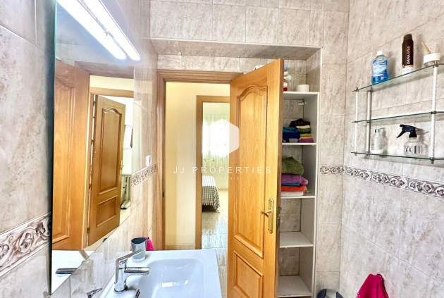 Tweedehands - Appartement / flat -
Torrevieja - Estacion de autobuses