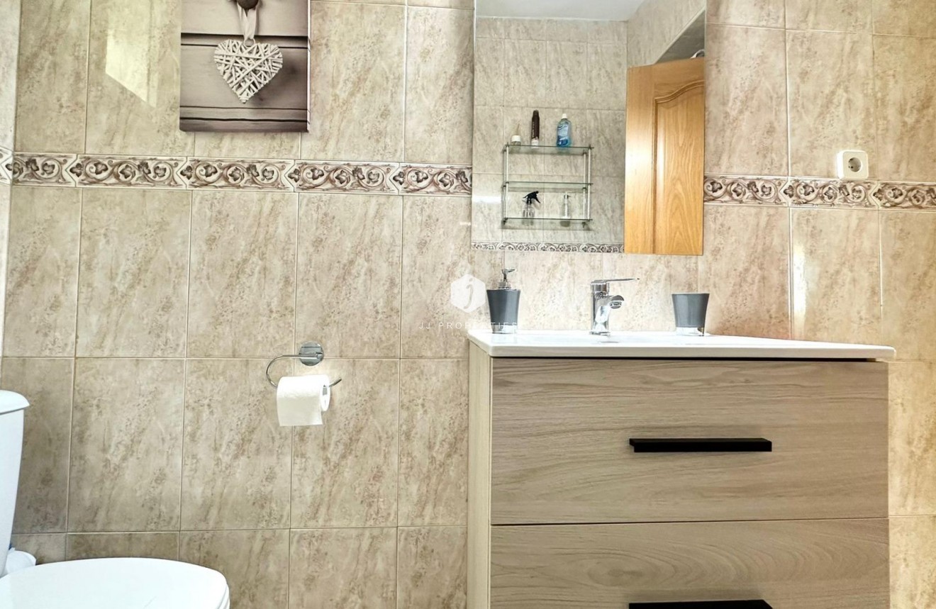 Tweedehands - Appartement / flat -
Torrevieja - Estacion de autobuses