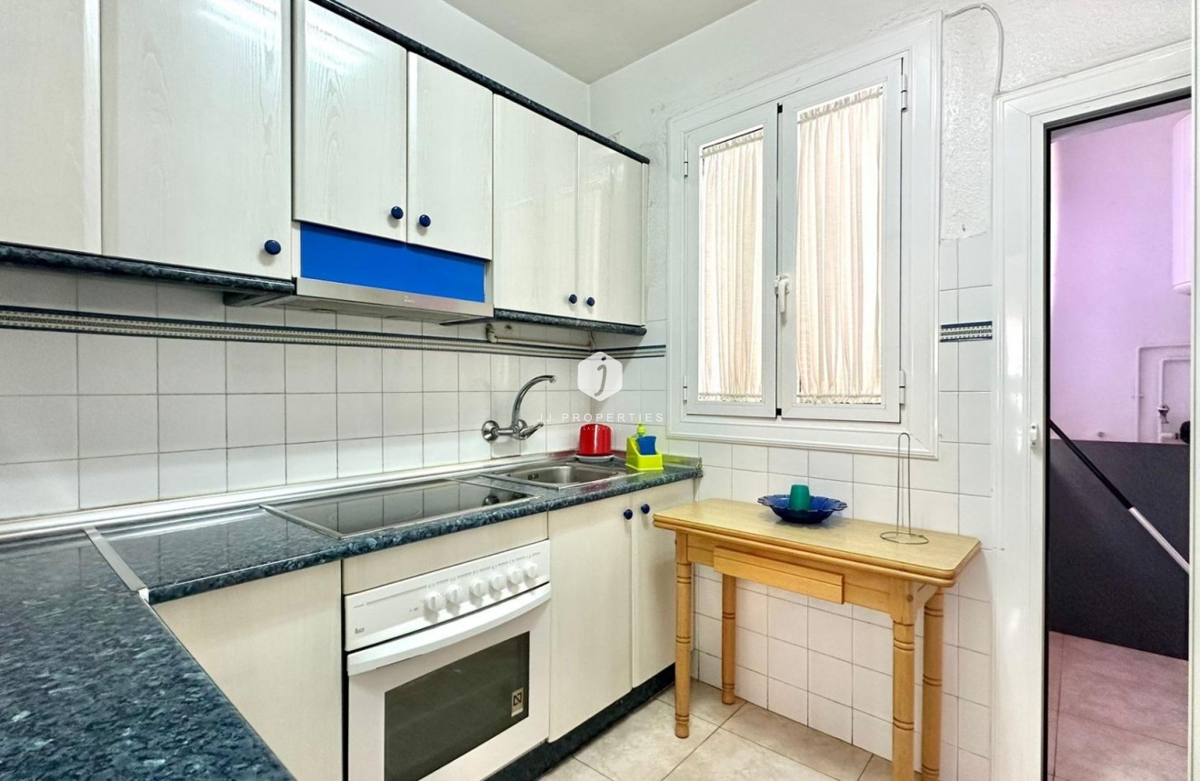 Tweedehands - Appartement / flat -
Torrevieja - Estacion de autobuses