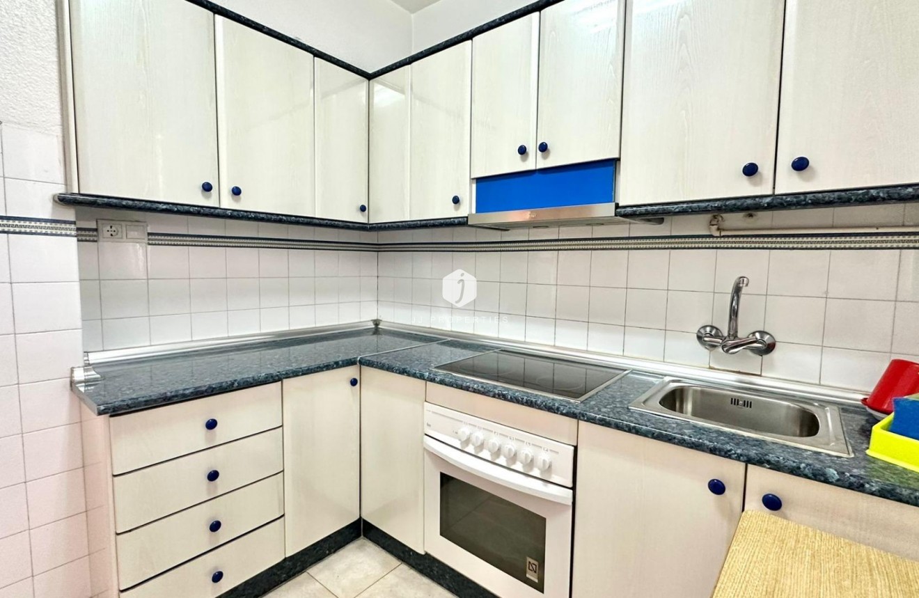 Tweedehands - Appartement / flat -
Torrevieja - Estacion de autobuses