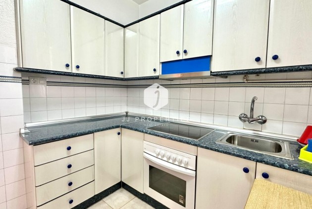 Tweedehands - Appartement / flat -
Torrevieja - Estacion de autobuses