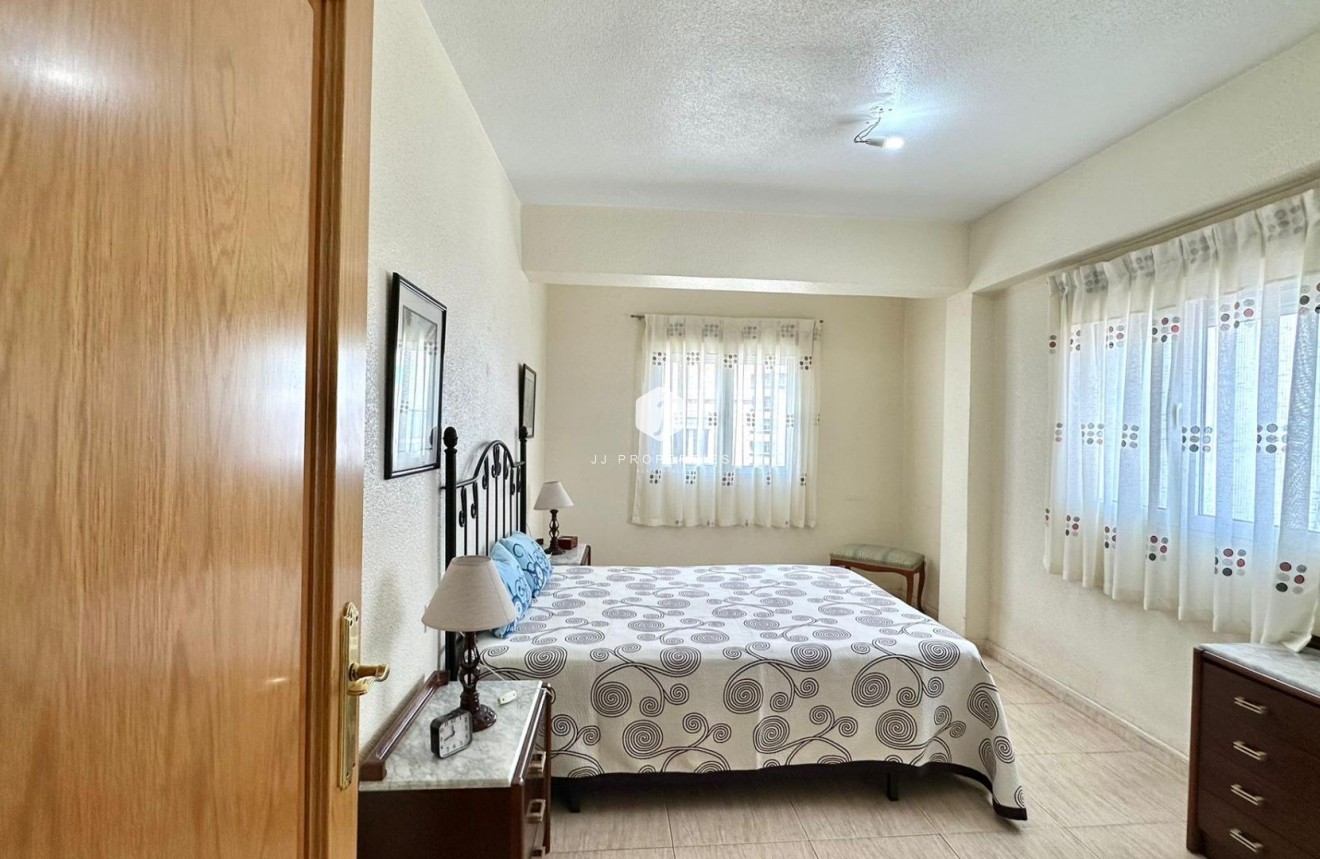 Tweedehands - Appartement / flat -
Torrevieja - Estacion de autobuses