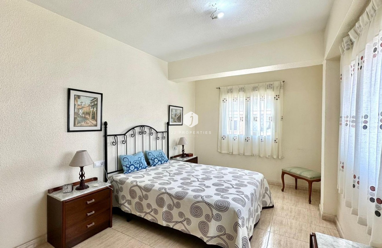 Tweedehands - Appartement / flat -
Torrevieja - Estacion de autobuses