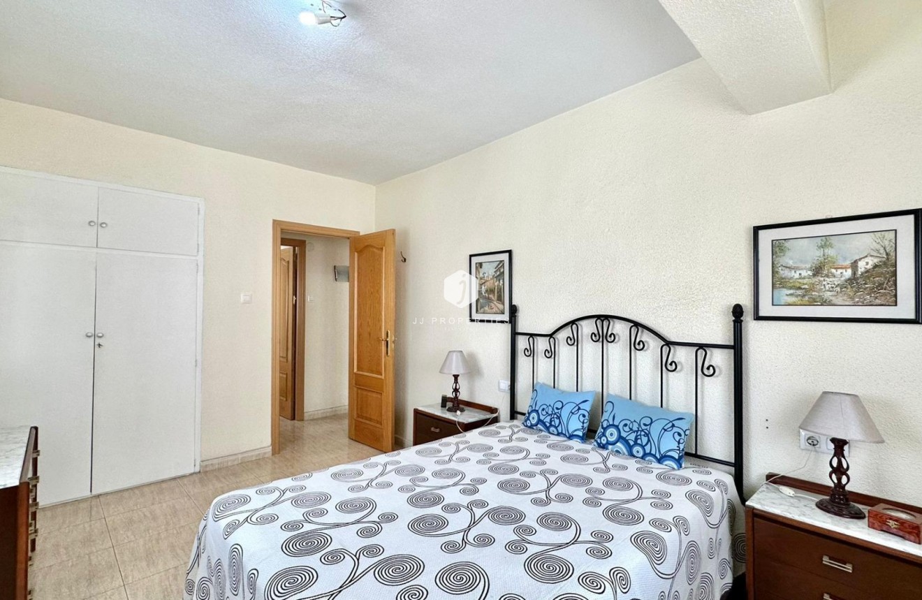 Tweedehands - Appartement / flat -
Torrevieja - Estacion de autobuses