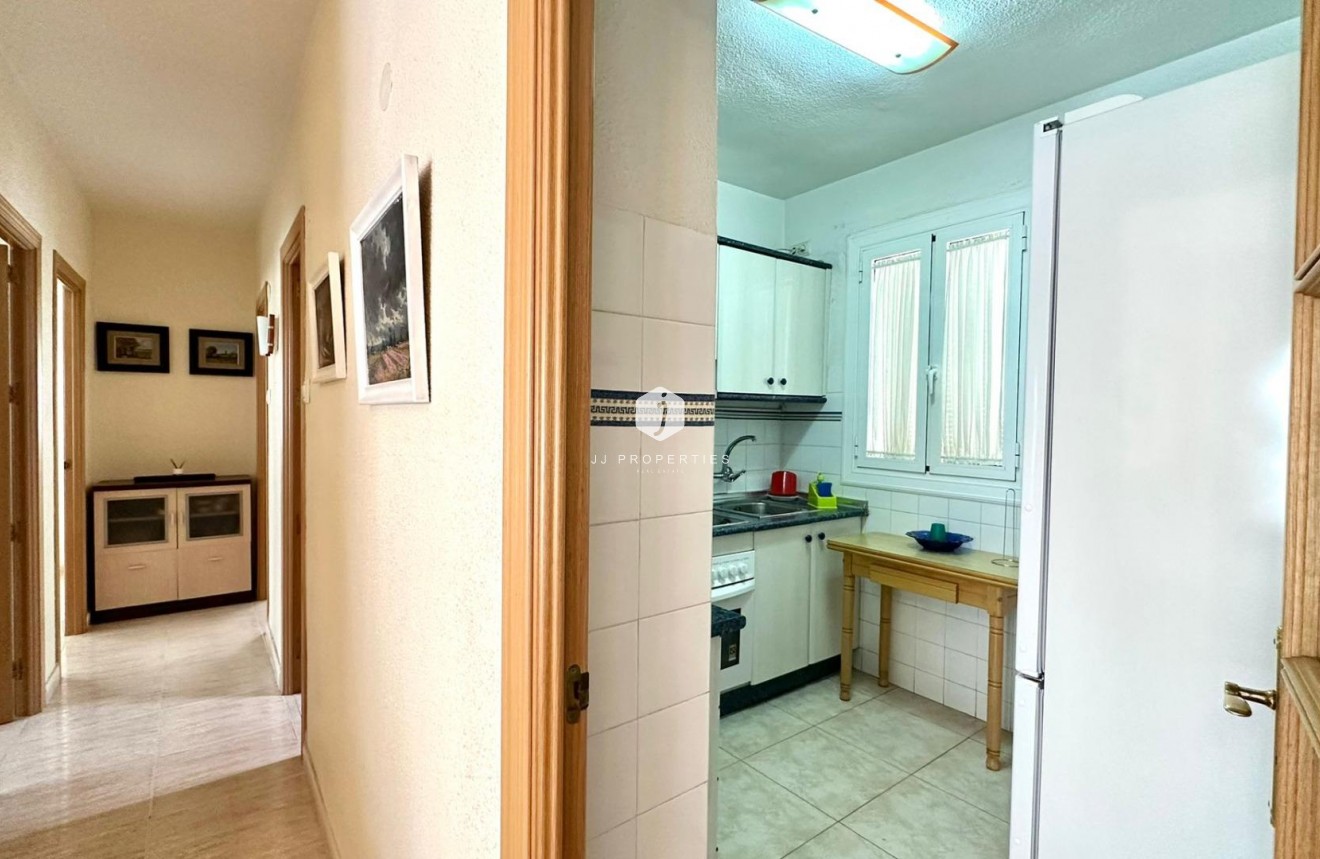 Tweedehands - Appartement / flat -
Torrevieja - Estacion de autobuses