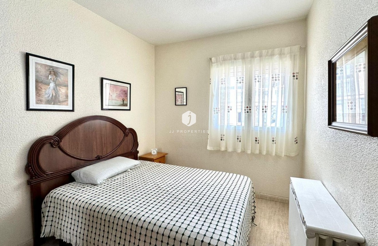 Tweedehands - Appartement / flat -
Torrevieja - Estacion de autobuses