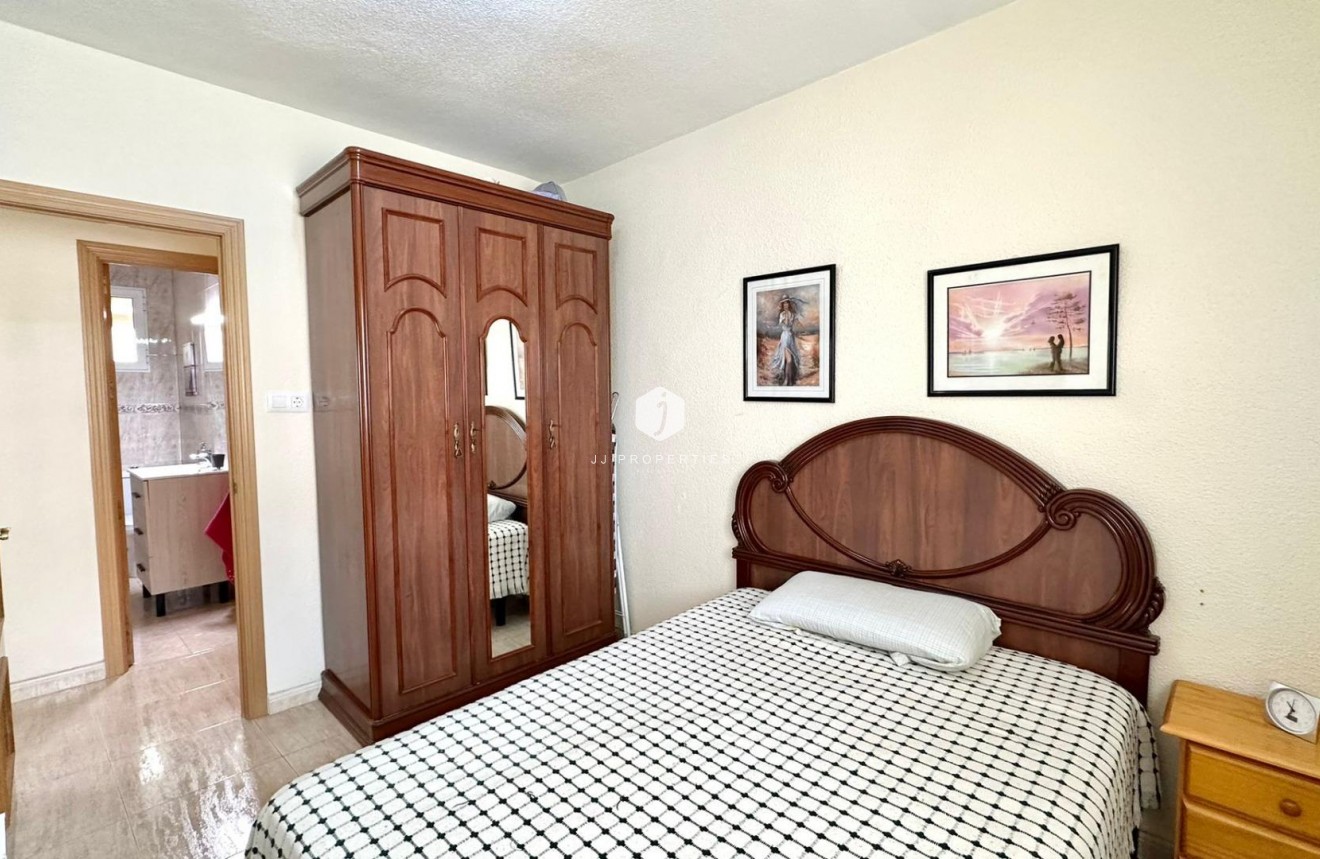 Tweedehands - Appartement / flat -
Torrevieja - Estacion de autobuses